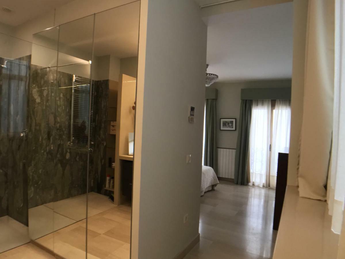Guest House Europa 12 Севиля Екстериор снимка