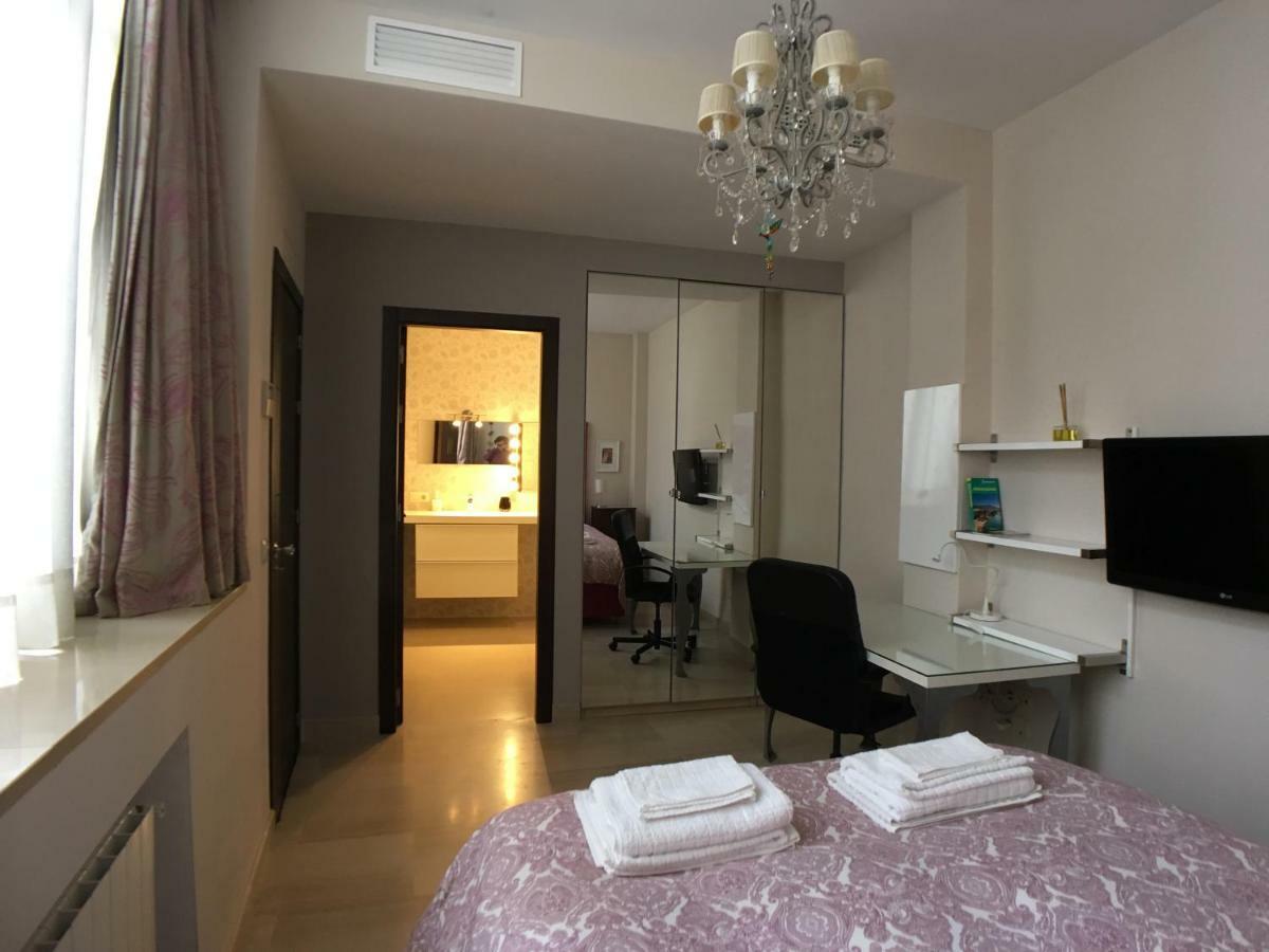 Guest House Europa 12 Севиля Екстериор снимка