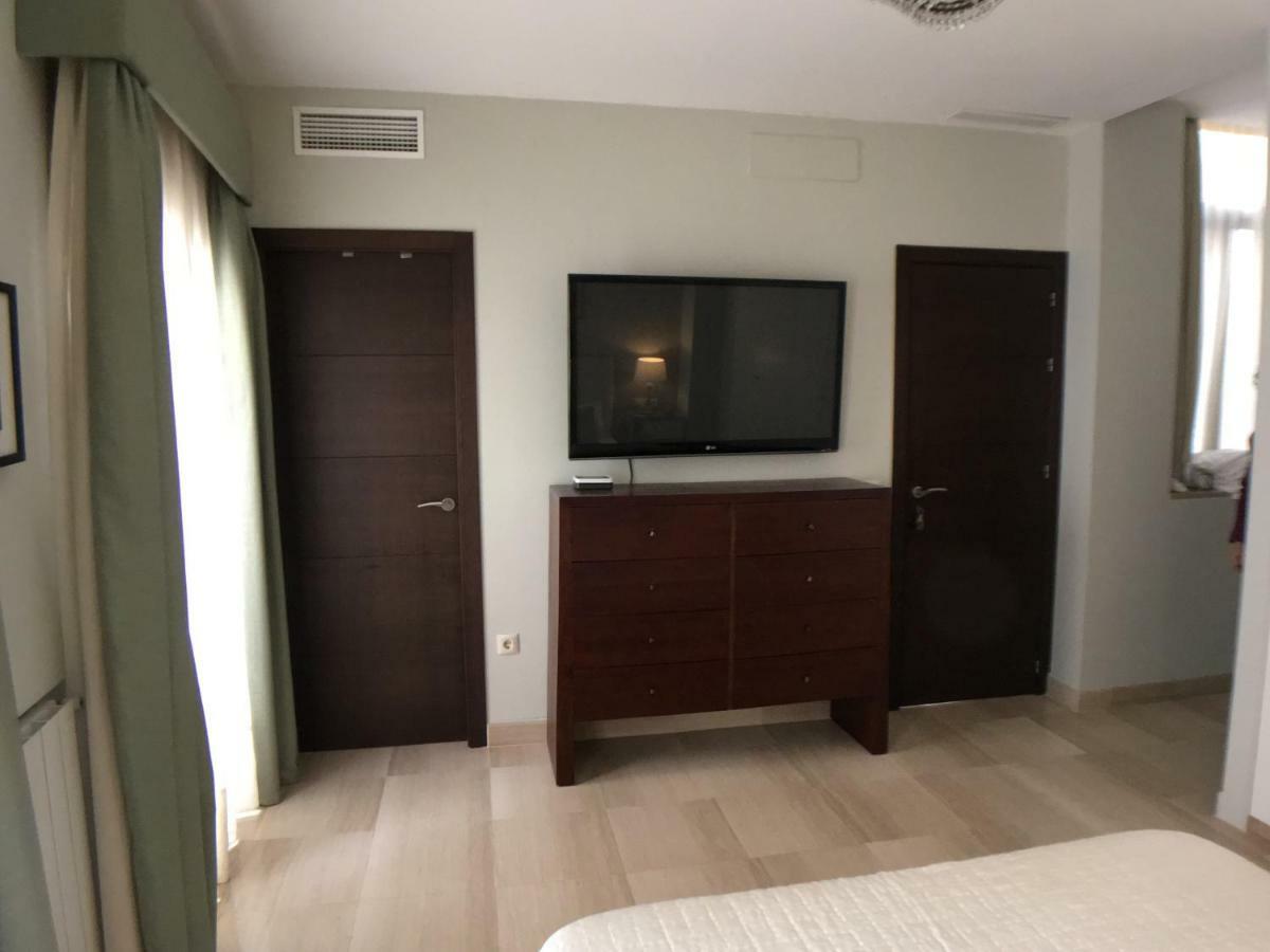 Guest House Europa 12 Севиля Екстериор снимка