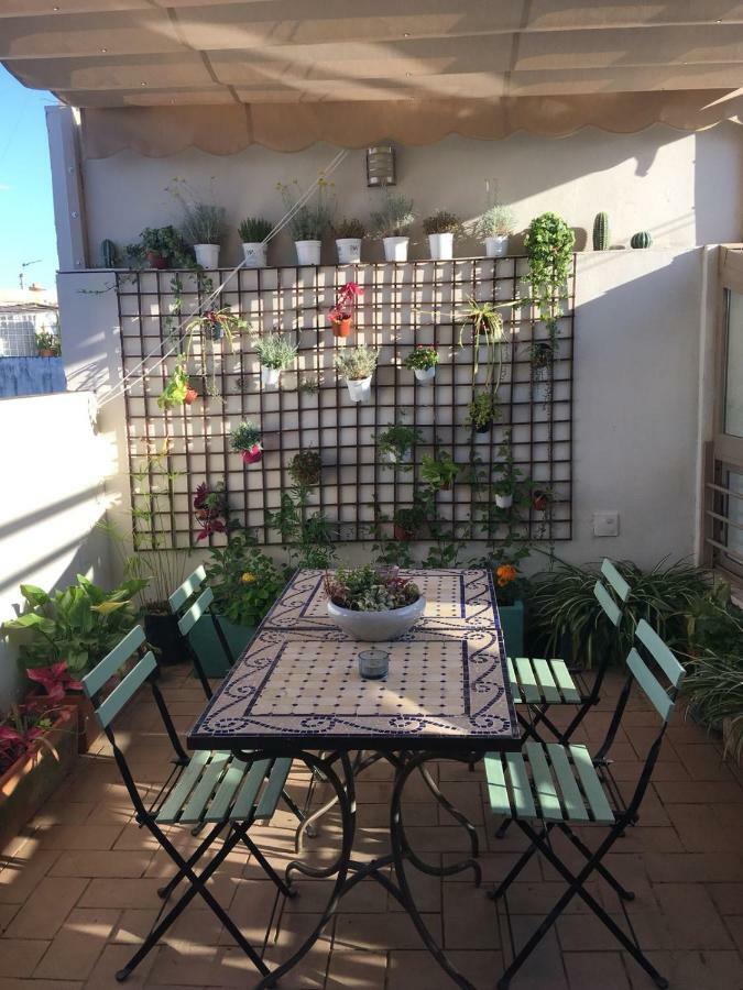 Guest House Europa 12 Севиля Екстериор снимка